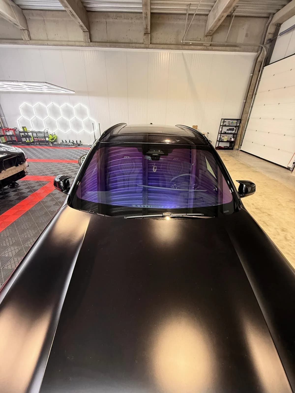 Chameleon tint · matte black · IVM Group Maaseik